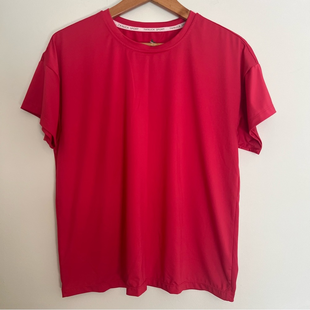 Tuckernuck Women’s Magenta Pink Short Sleeve Tee Size Small - Picture 1 of 6